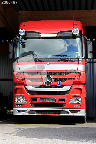 Image of Red Mercedes-Benz Actros Truck