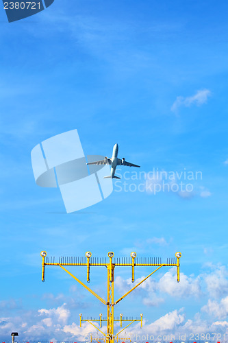 Image of Aeroplane approach landing direction light