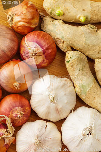 Image of Group of ginger, garlic and allium ascalonicum