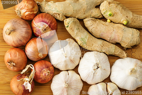 Image of Group of ginger, garlic and allium ascalonicum