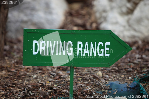 Image of Green left arrow towards the driving range