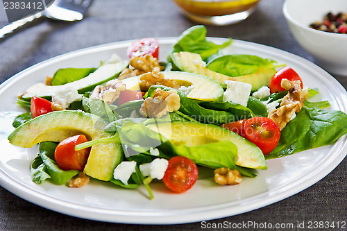 Image of Avocado with Spinach and Feta salad