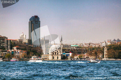 Image of Istanbul cityscape with Nusretiye Mosque
