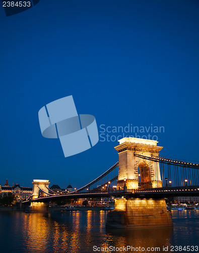 Image of Szechenyi chain bridge in Budapest, Hungary