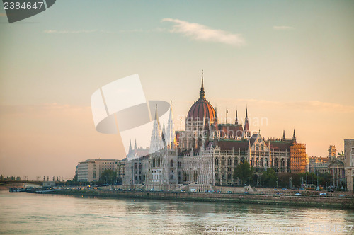 Image of Hungarian Parliament building in Budapest