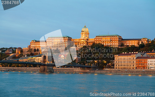 Image of Szechenyi chain bridge in Budapest, Hungary