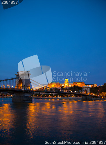 Image of Szechenyi chain bridge in Budapest, Hungary