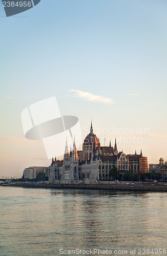 Image of Hungarian Parliament building in Budapest