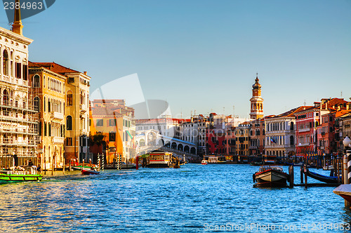 Image of Rialto Bridge (Ponte Di Rialto) on a sunny day