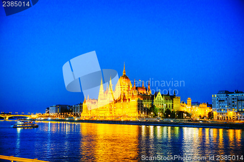 Image of Hungarian Parliament building in Budapest