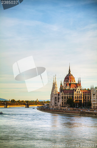 Image of Hungarian Parliament building in Budapest