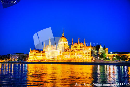 Image of Hungarian Parliament building in Budapest