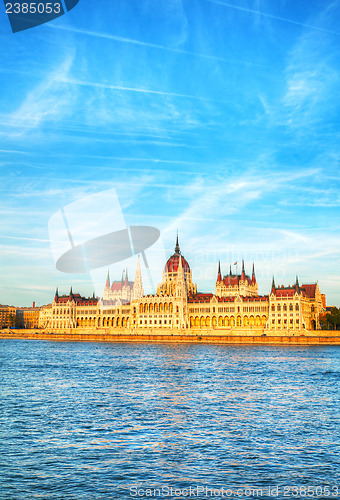 Image of Hungarian Parliament building in Budapest