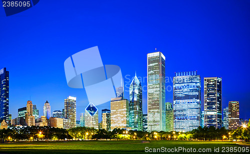 Image of Downtown Chicago, IL in the evening