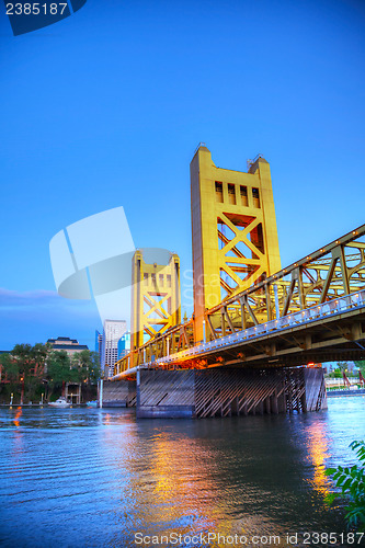 Image of Golden Gates drawbridge in Sacramento