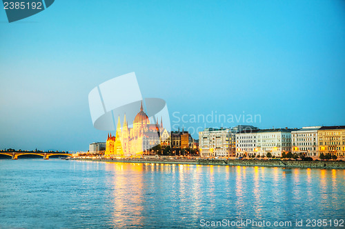 Image of Hungarian Parliament building in Budapest