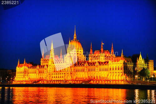 Image of Hungarian Parliament building in Budapest