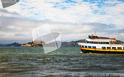 Image of Al?atraz island in San Francisco bay, California