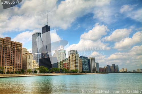 Image of Downtown Chicago, IL in the sunny day