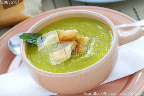Image of Pea Soup With Croutons