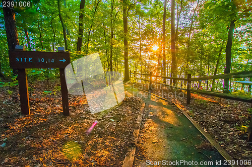 Image of direction sign to camping ground site
