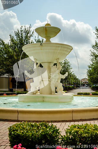 Image of three lions fountain