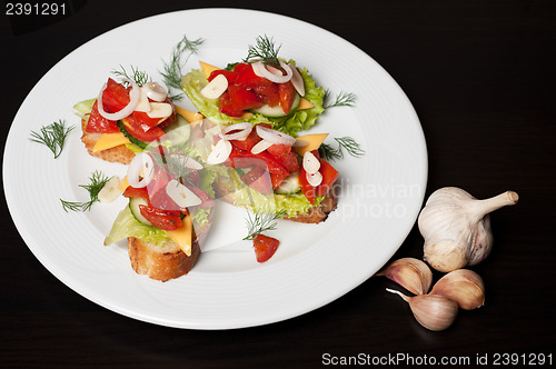 Image of Toast with vegetables