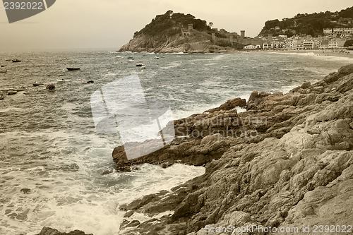 Image of seascape with rocks and a view of the ancient fortress