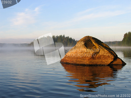 Image of Rock in lake.