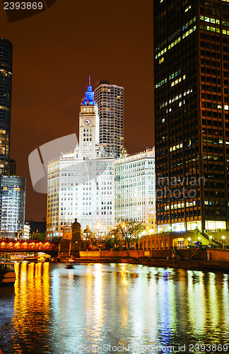 Image of Chicago downtown with the Wrigley building
