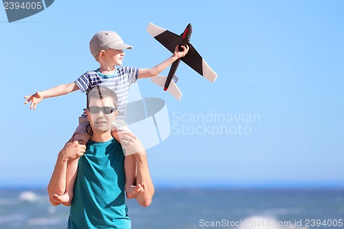 Image of family at the beach