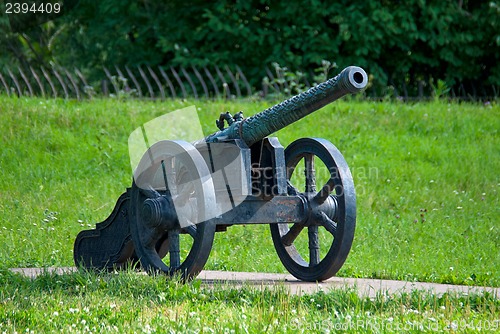 Image of Ancient artillery piece.