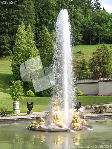 Image of fountain at castle linderhof