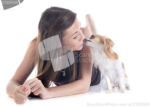 Image of kissing chihuahua