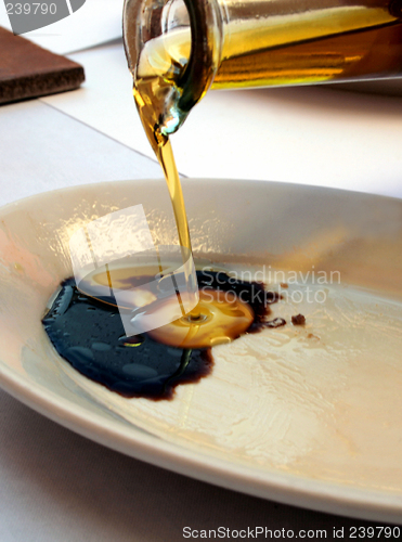 Image of olive oil and balsamic vinegar