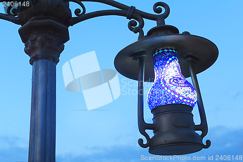 Image of Lantern on the street its original form as an antique lamp.