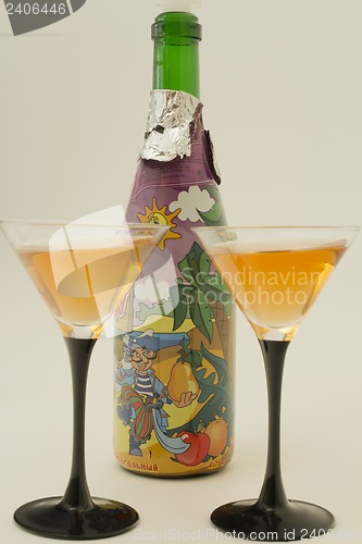 Image of - Wine glasses and champagne