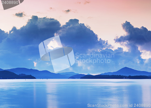 Image of Sunrise with sea