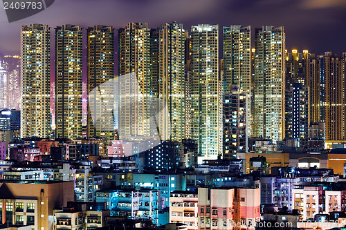 Image of Skyscraper in Hong Kong at night