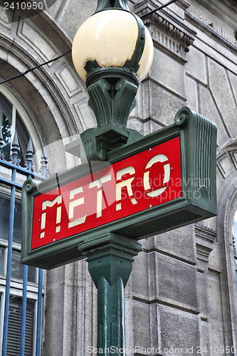Image of Metro sign in Paris