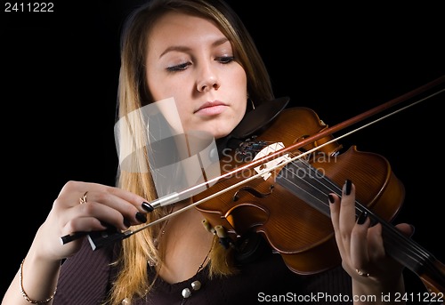 Image of Woman and violin