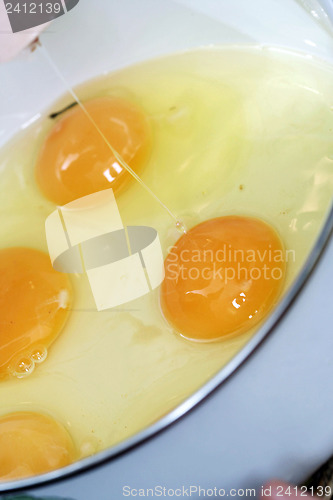 Image of Broken eggs 
