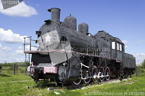 Image of Russian steam locomotive from the early 20th century