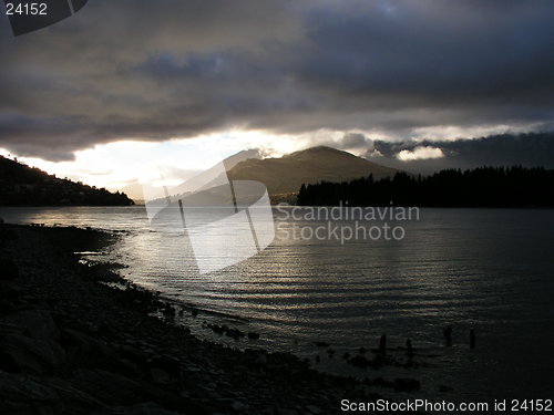 Image of Lake Wakatipu morning