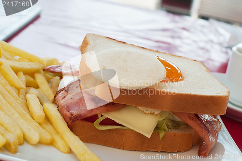 Image of Sandwich with egg