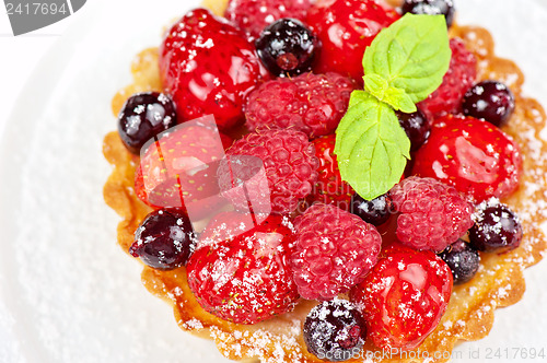 Image of Cake with fresh berries