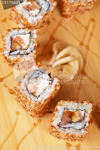 Image of sesame sushi rolls