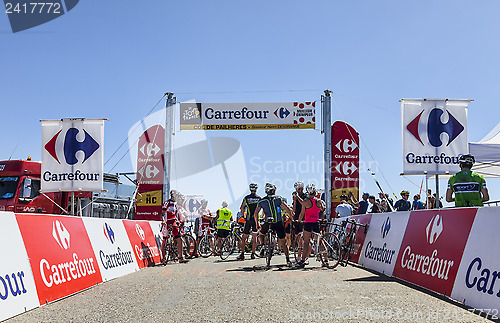 Image of Amateur Cyclists on Col de Pailheres