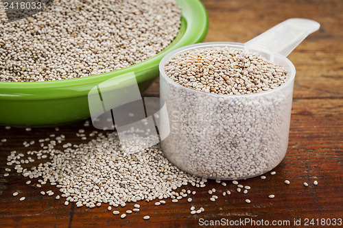 Image of white chia seeds