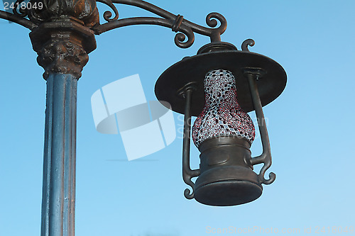 Image of Lantern on the street its original form as an antique lamp.